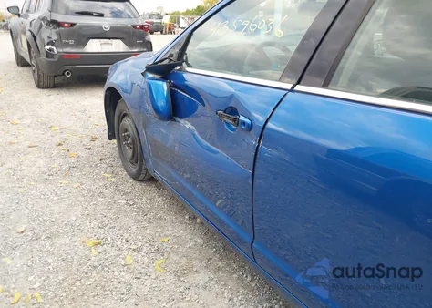 2011 Ford Fusion Se z USA, uszkodzony, nr VIN 3FAHP0HAXBR317398